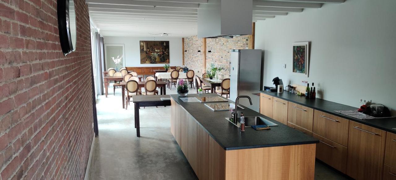 B&B Groepsaccommodatie De Pastorie Lage Mierde Ngoại thất bức ảnh